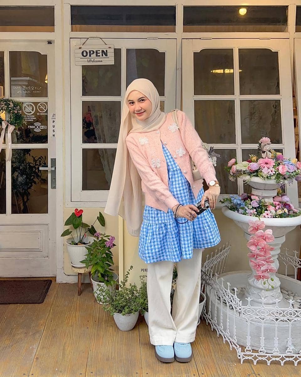 OOTD Plaid ala Nabila Bya