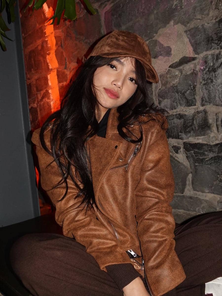 inspirasi makeup ke kampus ala Fujianti Utami 