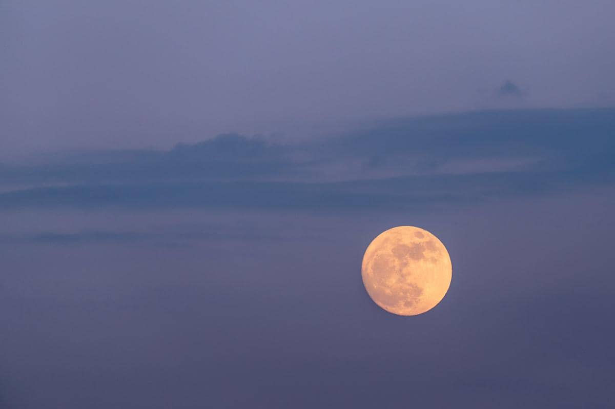dampak fenomena pink moon memicu pasang surut air laut lebih tinggi