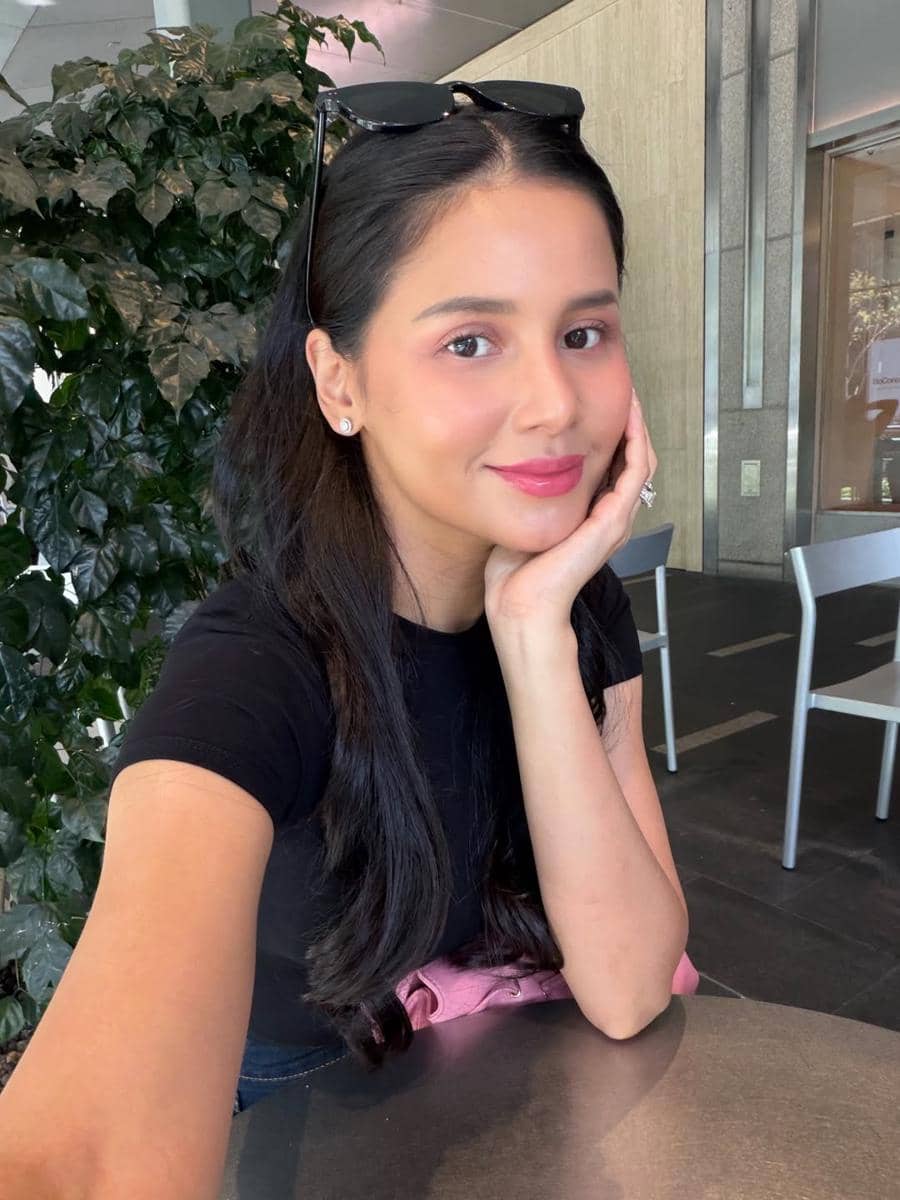 referensi makeup ke kantor ala Yunita Siregar 