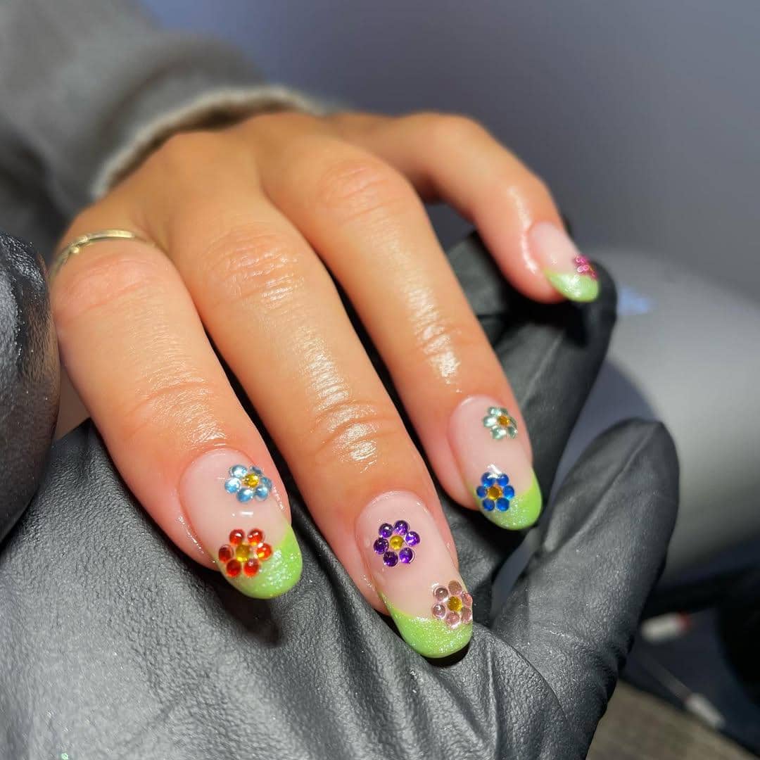 ide nail art untuk rayakan Paskah 