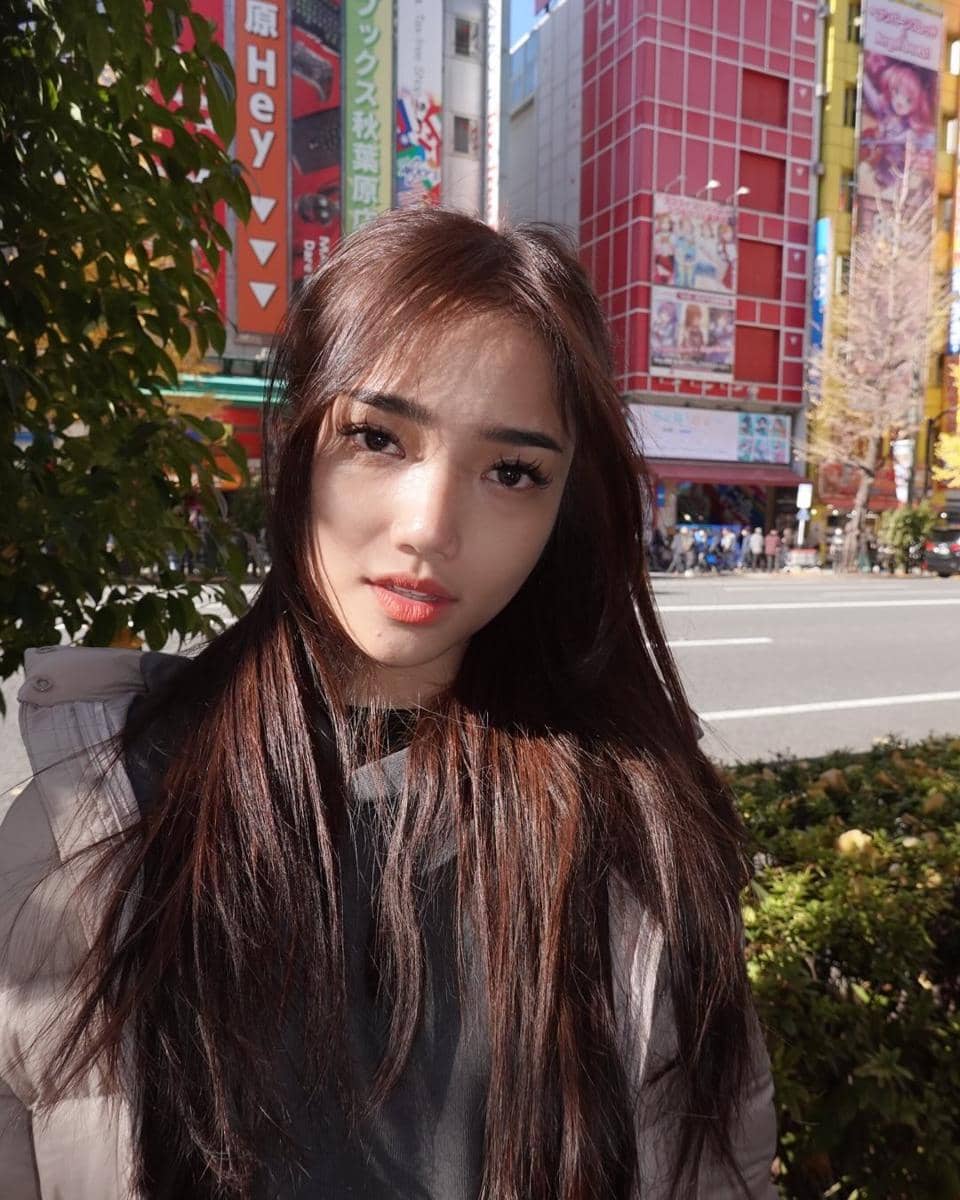 inspirasi makeup ke kampus ala Fujianti Utami