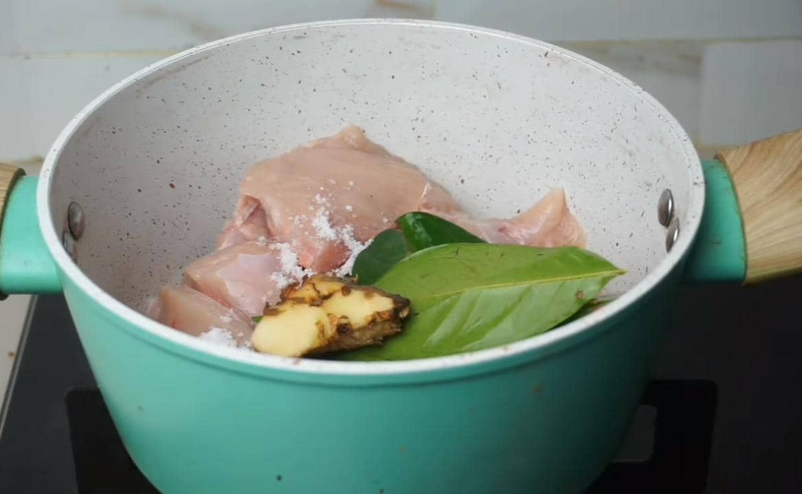 ilustrasi merebus ayam