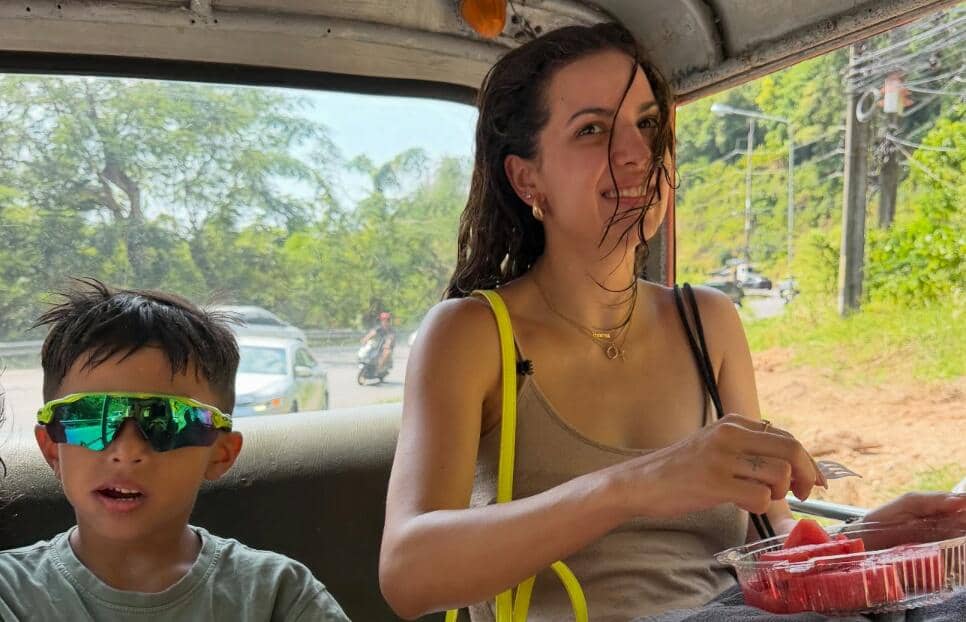 10 Potret Artis India Natasa Stankovic Liburan di Phuket Bareng Anak