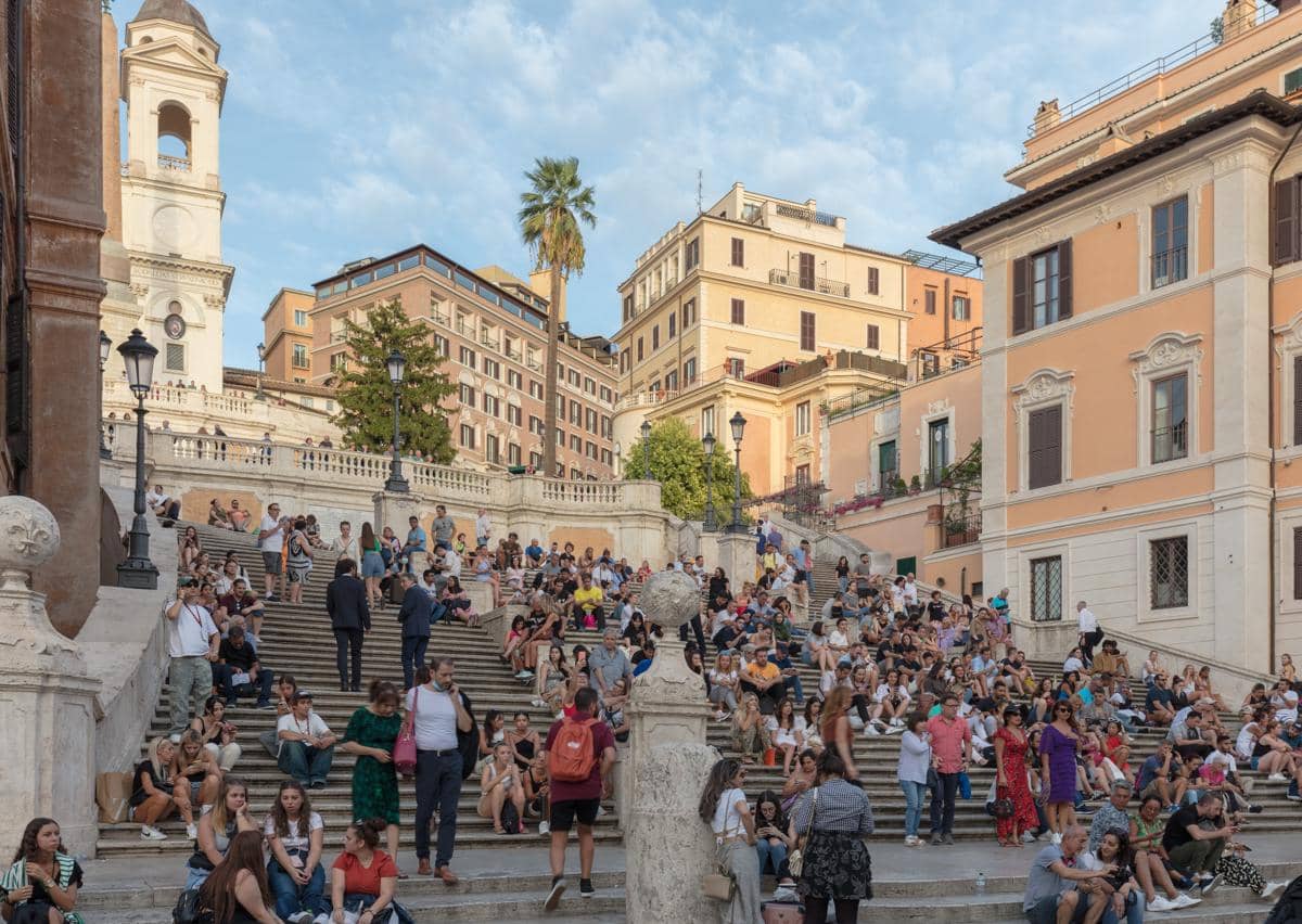 ilustrasi overtourism