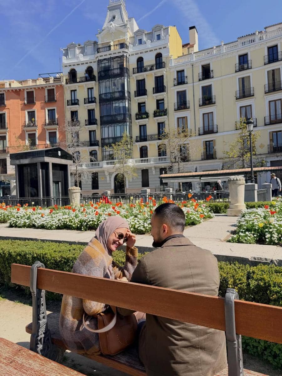 Shireen Sungkar dan keluarga liburan 