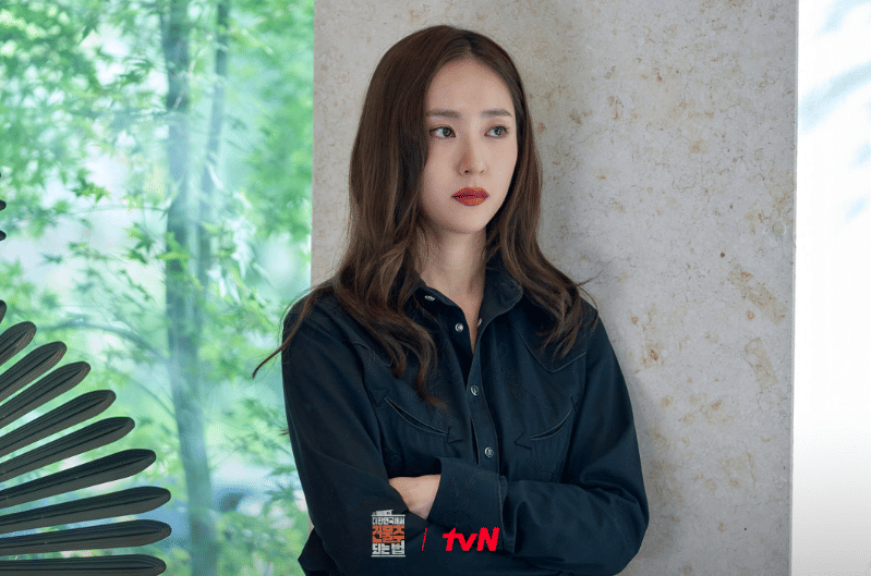 Krystal Jung di drama Mad Concrete Dreams
