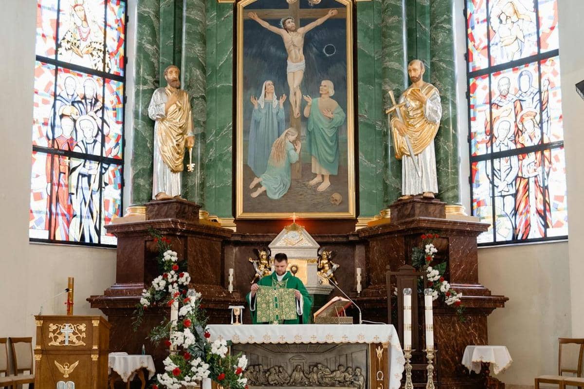 ilustrasi memahami warna liturgi Katolik