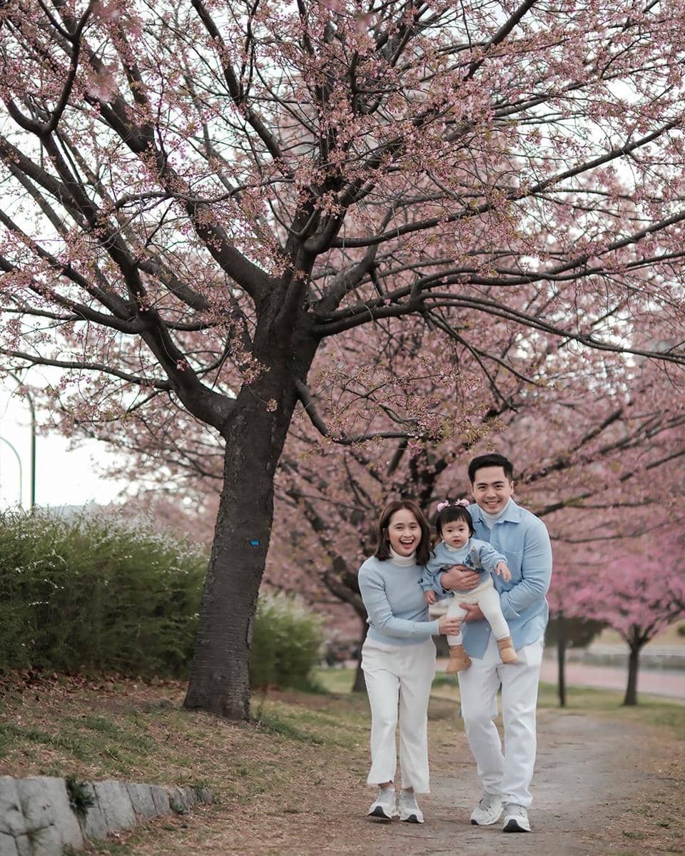 Seleb yang menikmati bunga sakura saat musim semi di Jepang