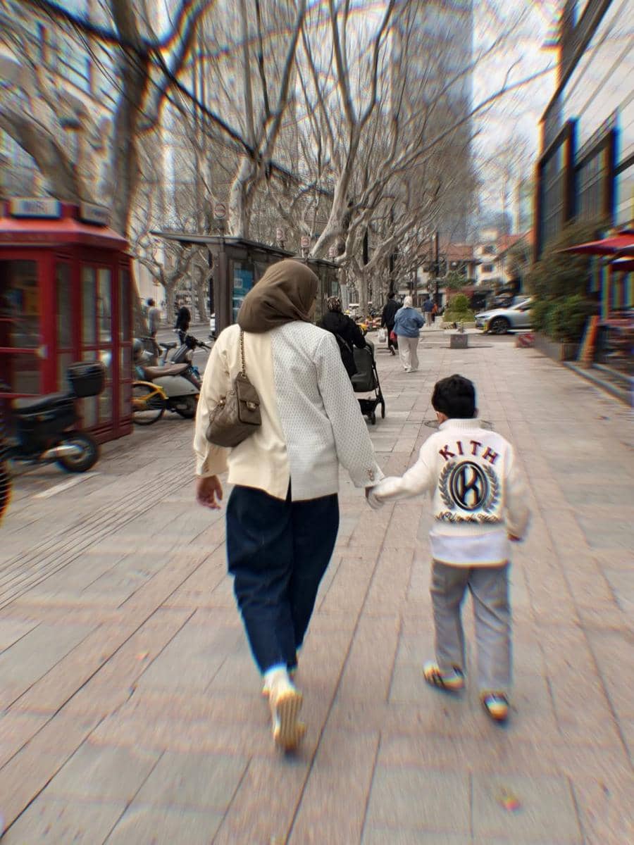 Zaskia Sungkar lIburan ke Shanghai