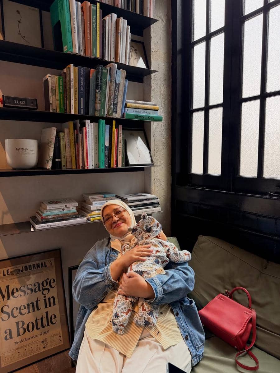 Zaskia Sungkar lIburan ke Shanghai