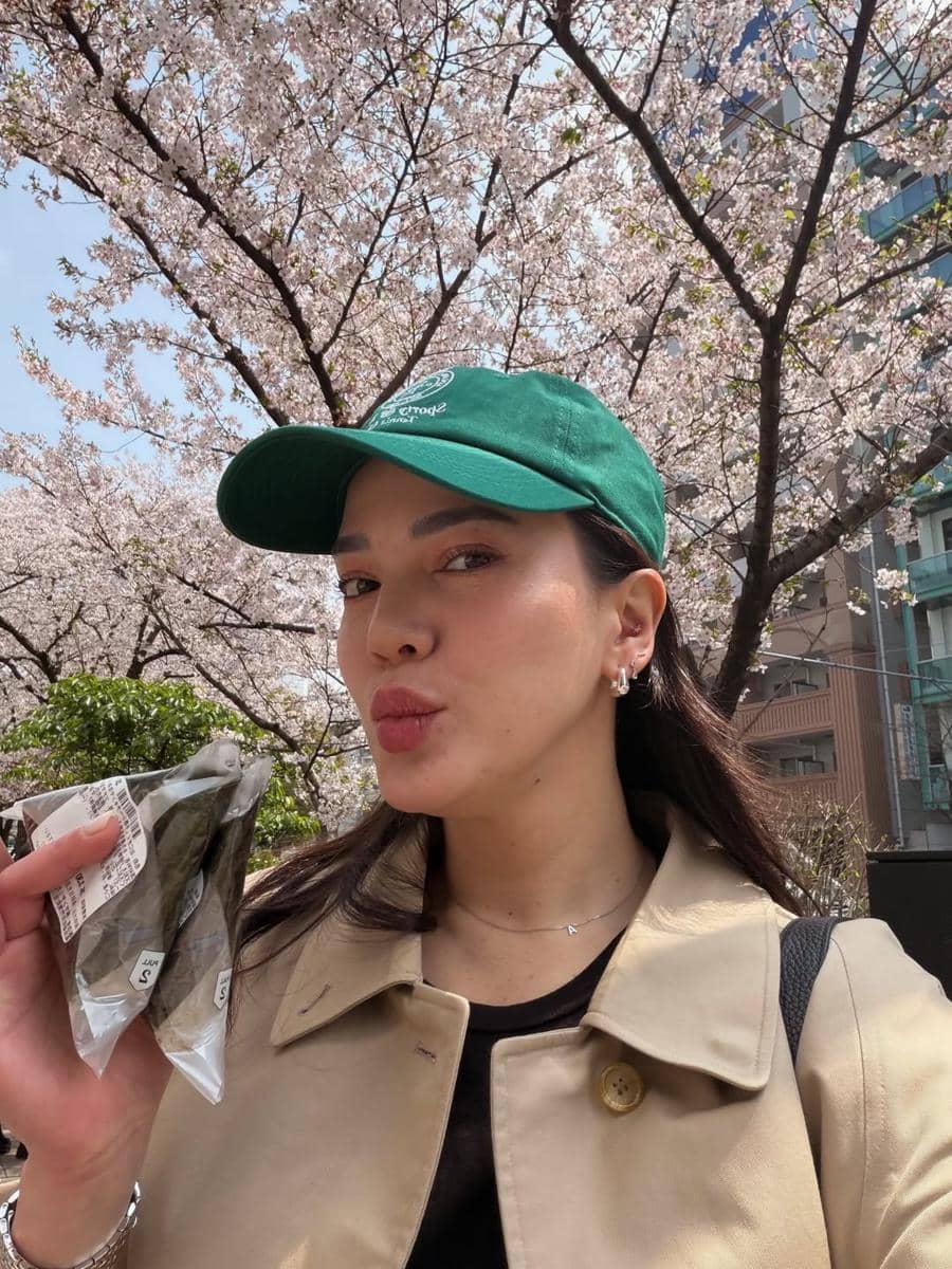 Alice Norin jalan-jalan di Tokyo