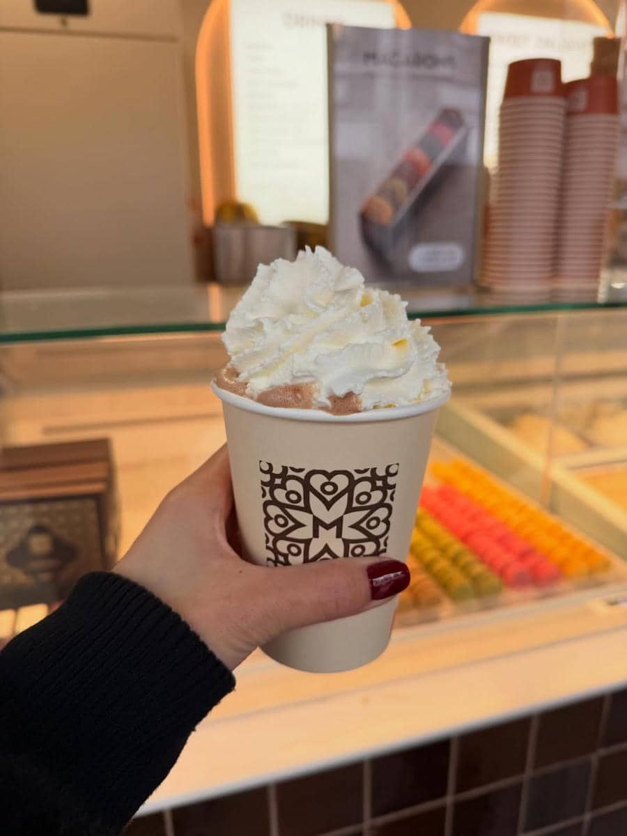 Angel Karamoy jalan-jalan di Kota Brussels, Belgia