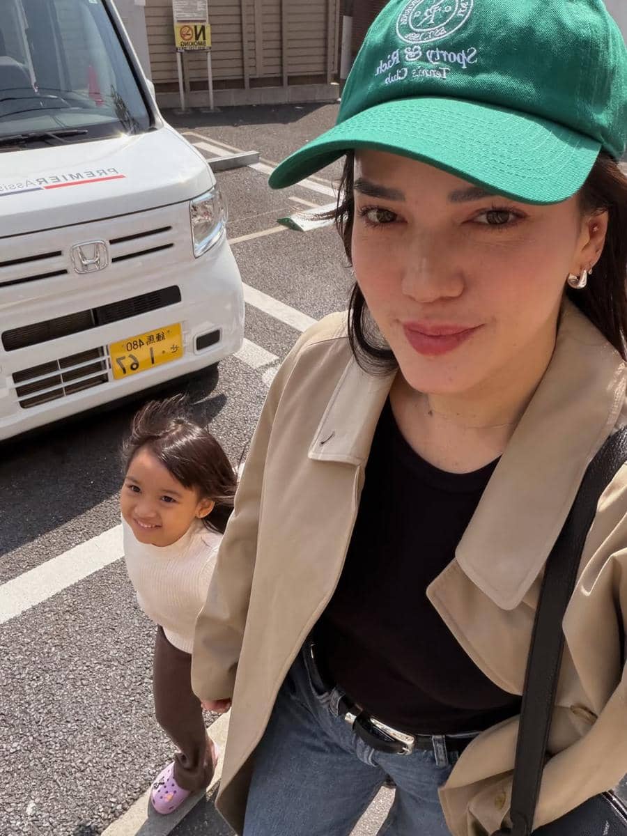 Alice Norin jalan-jalan di Tokyo