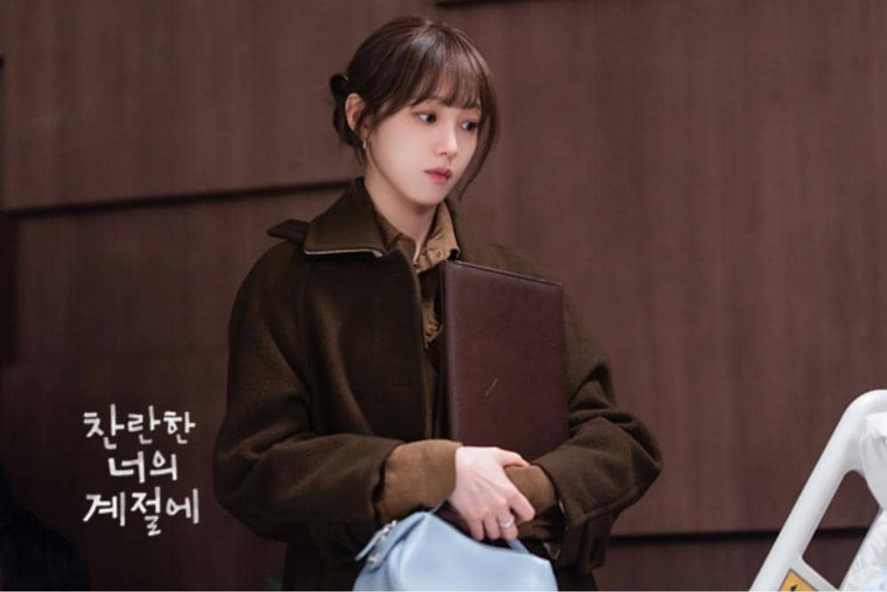 4 Kejanggalan Hubungan Masa Lalu Ha Ran di In Your Radiant Season