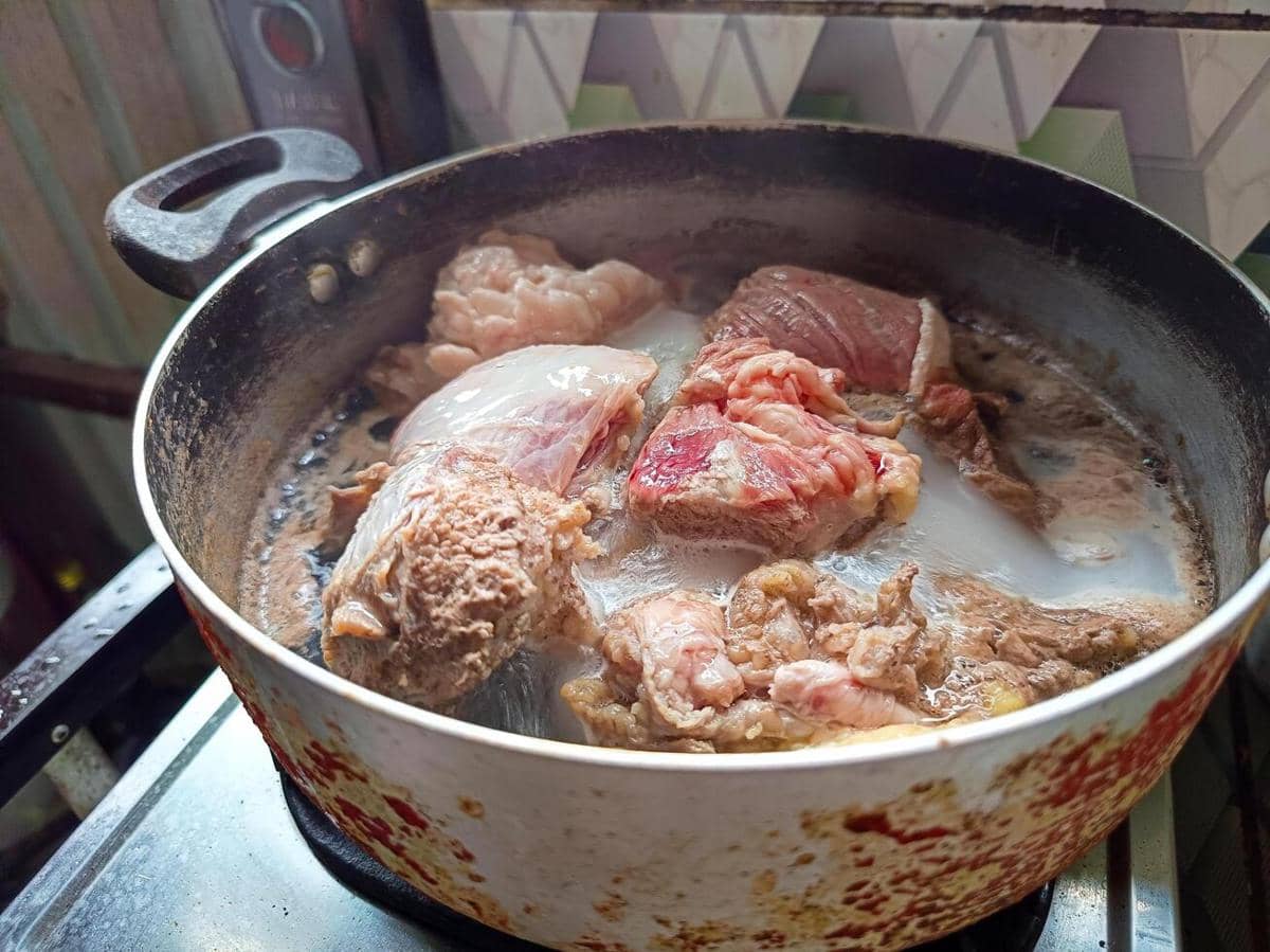 5 Tips Masak Daging Hemat Gas yang Bisa Kamu Terapkan