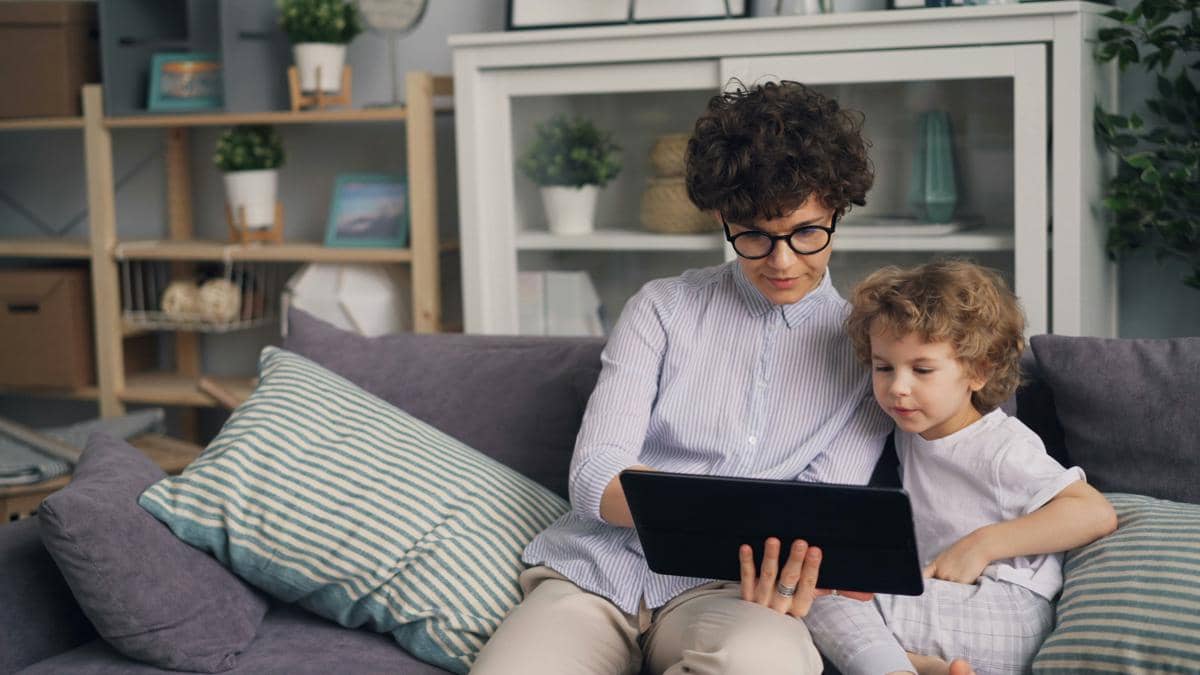 ilustrasi memberi pemahaman kepada anak