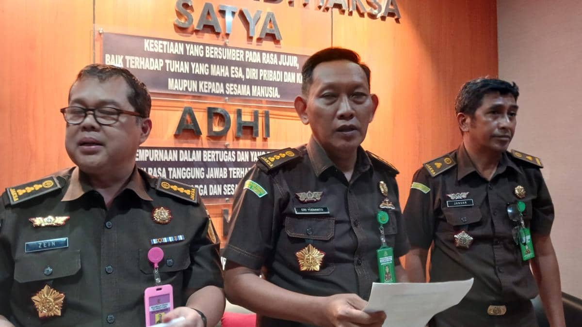 Konferensi pers kasus korupsi dana bantuan erupsi Gunung Ruang Sitaro di Kejati Sulut, Selasa (31/3/2026). Dok. Kejati Sulut
