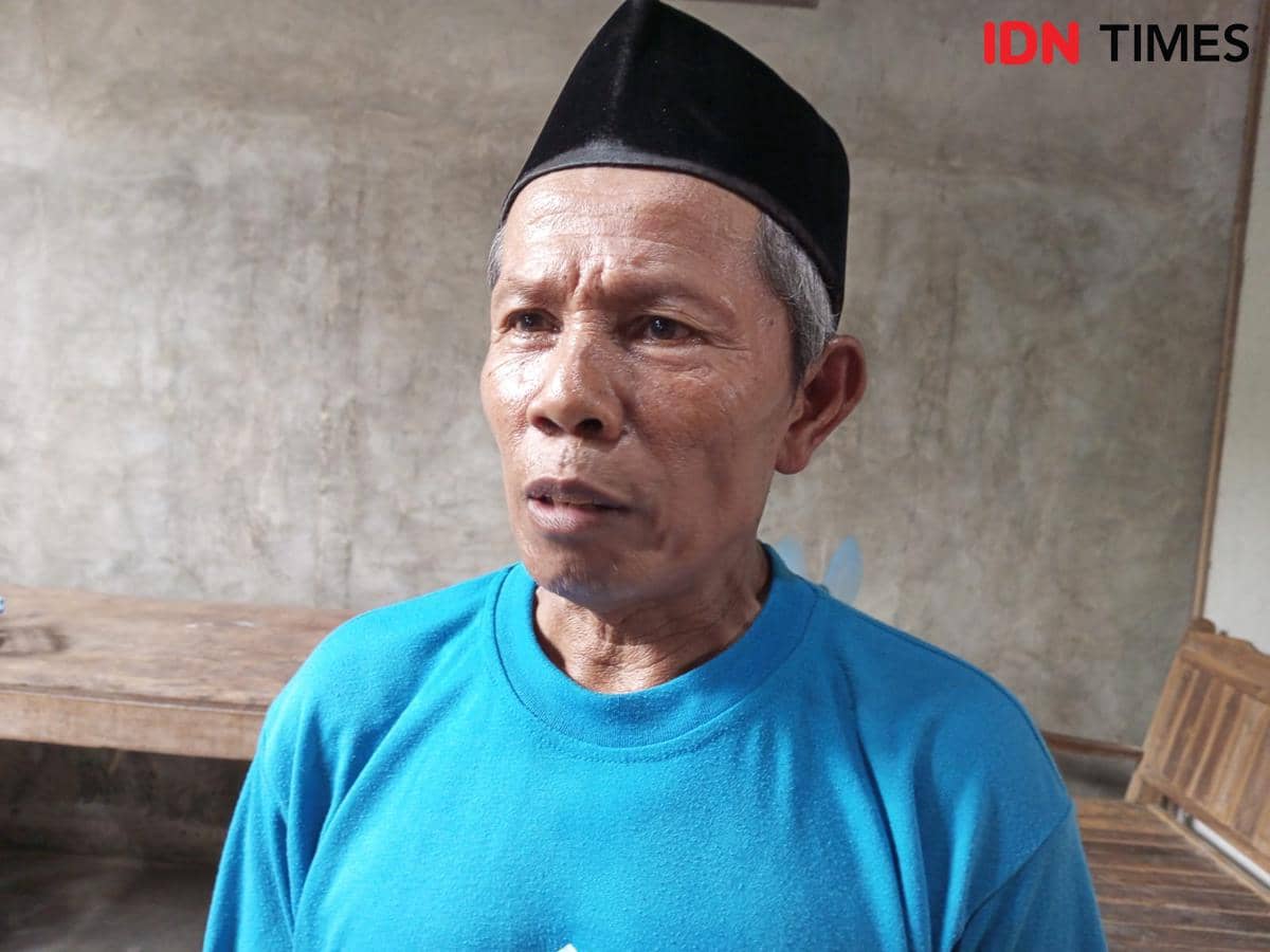 Samsudin (64) salah satu warga Watugedug Guwosari Pajangan Bantul yang memproduksi tape singkong.