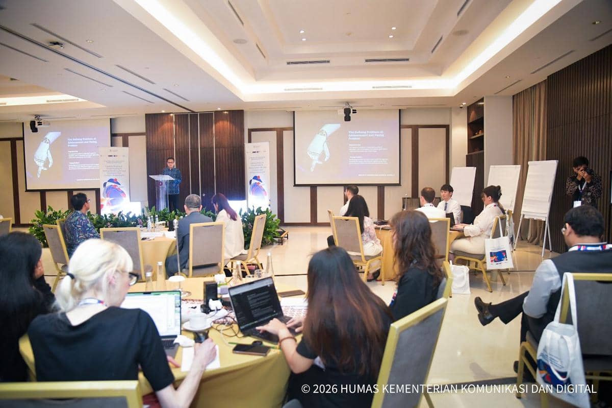 Wamenkomdigi Nezar Patria memberikan sambutan dalam 23rd Informal ASEM Seminar on Human Rights di Hotel Grand Hyatt, Yogyakarta, Senin (30/03/2026). (Website/komdigi.go.id)