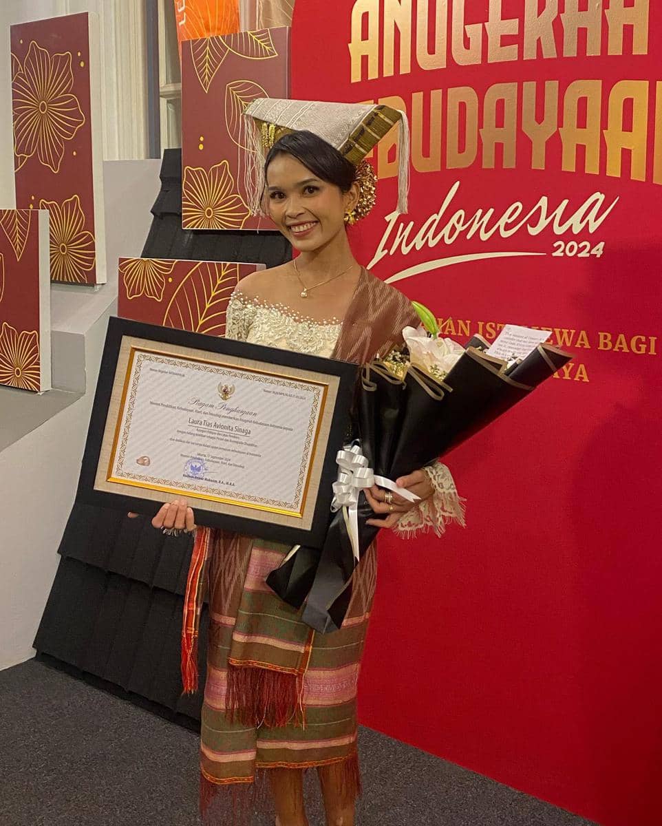 potret Avionita Sinaga saat menerima penghargaan Anugerah Kebudayaan Indonesia