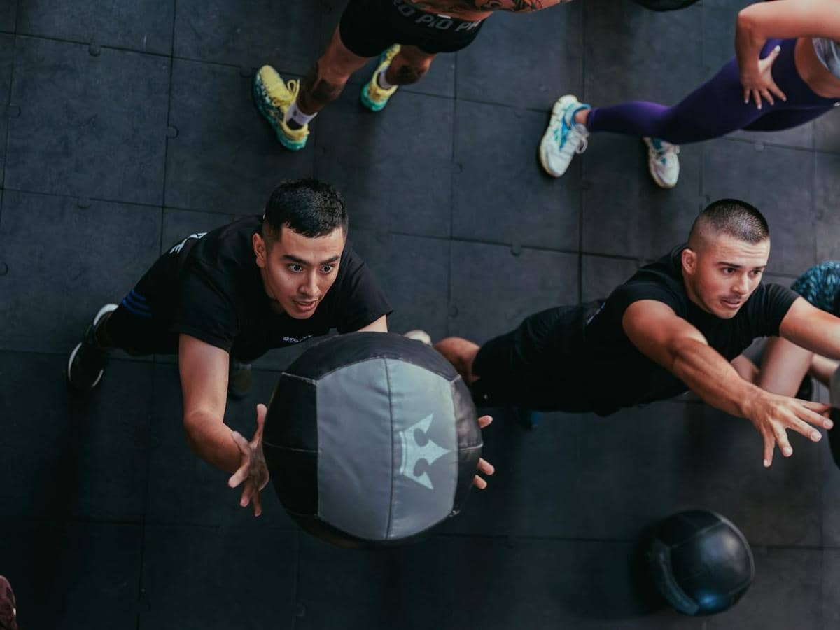 Wall Balls: Kombinasi Latihan Kardio dan Strength yang Menantang