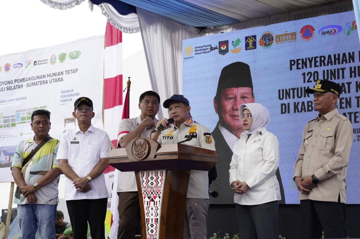 Penyerahan Hunian Tetap oleh Menteri Dalam Negeri Tito Karnavian dan Menteri Perumahan dan Kawasan Permukiman Maruarar Sirait di Tapanuli Selatan (Dok. Armin for IDN Times)