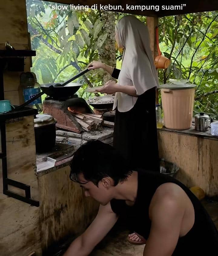 Rey Mbayang dan Dinda Hauw slow living di kebun