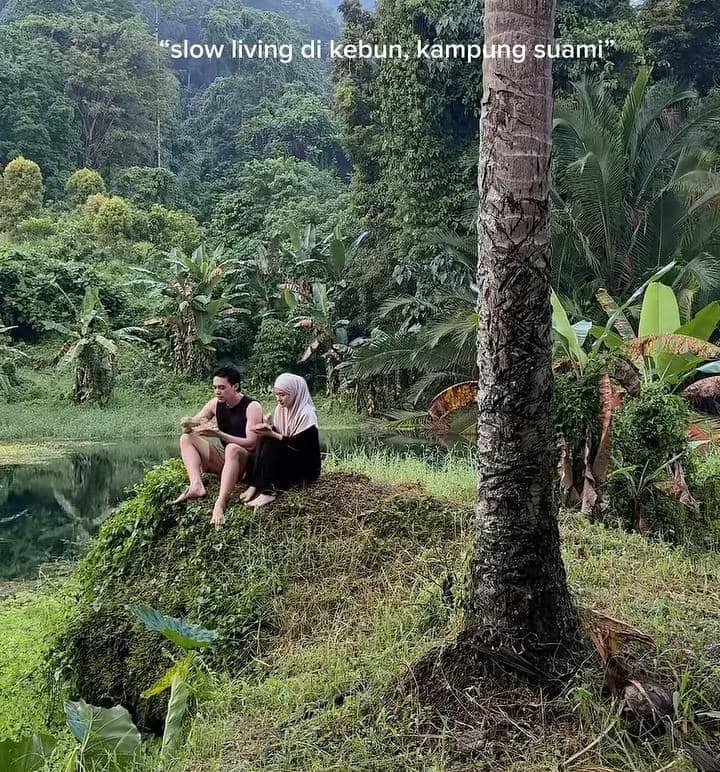 Rey Mbayang dan Dinda Hauw slow living di kebun