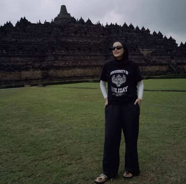 Adelia Pasha dan anak liburan ke Yogya dan Candi Borobudur
