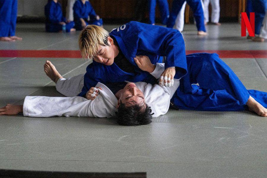 Cuplikan film Officer Black Belt (dok. Netflix/ Officer Black Belt)