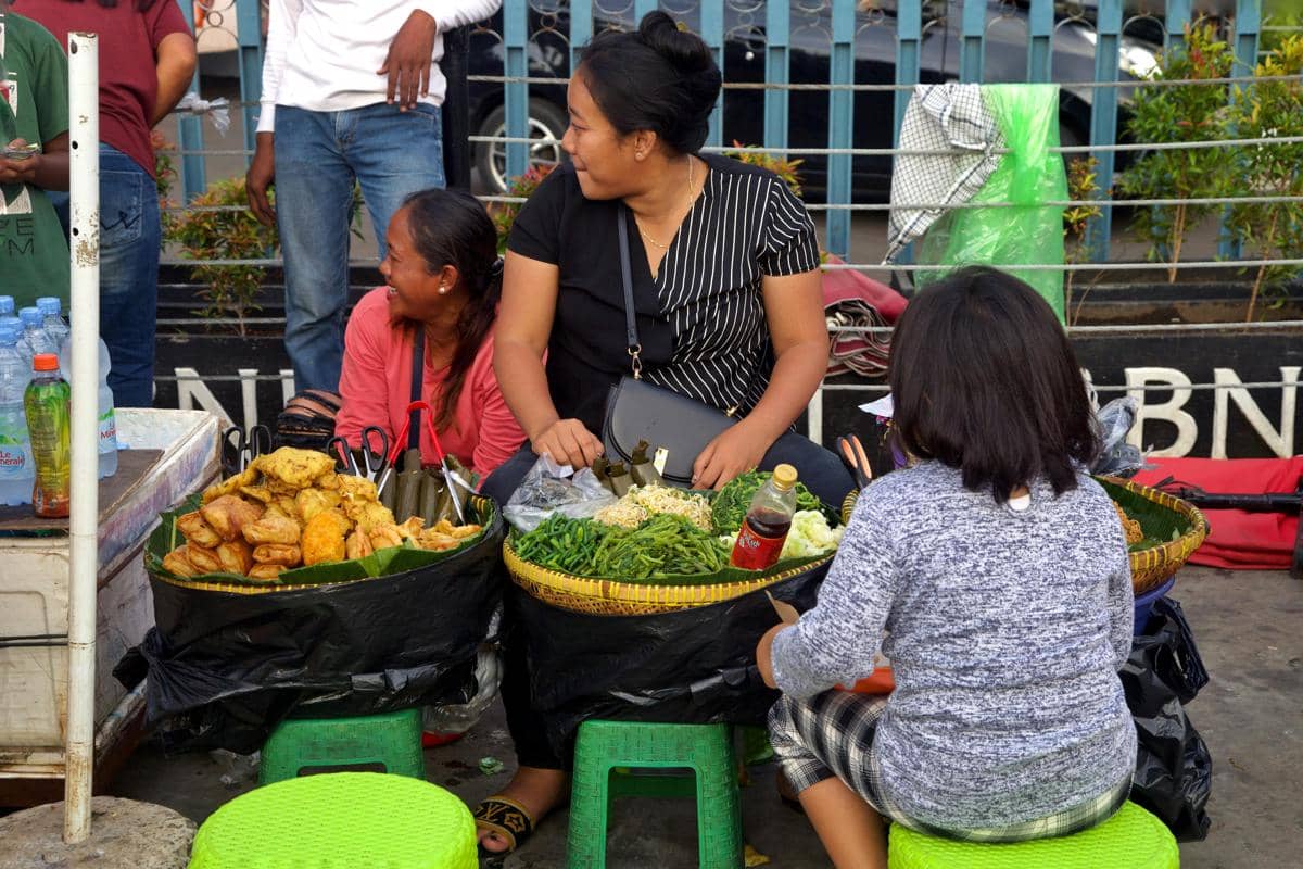 ilustrasi pedagang nasi pecel