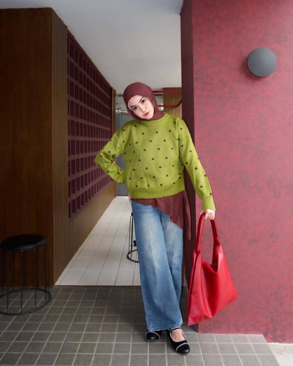 OOTD ke Kafe ala Refina Habilia