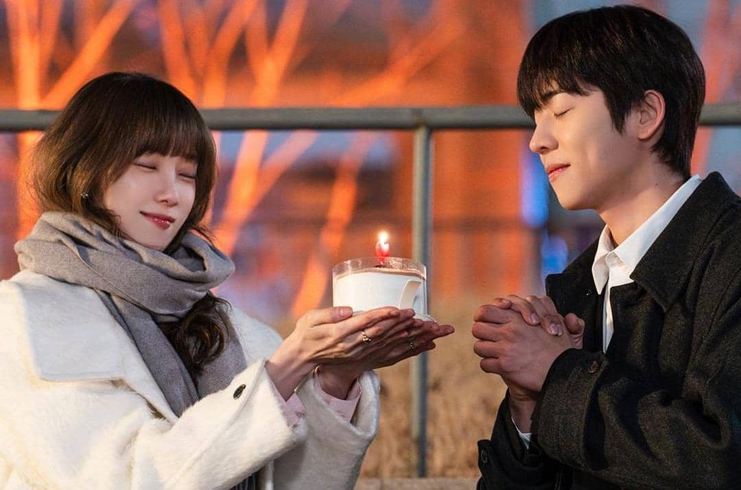 Lee Sung Kyung dan Chae Jong Hyeop di drama In Your Radiant Season