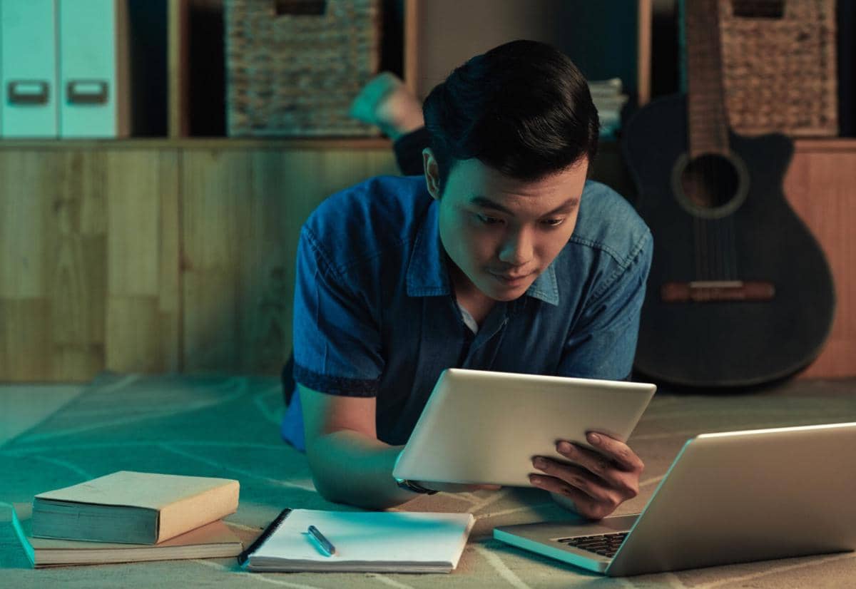 ilustrasi distraksi digital