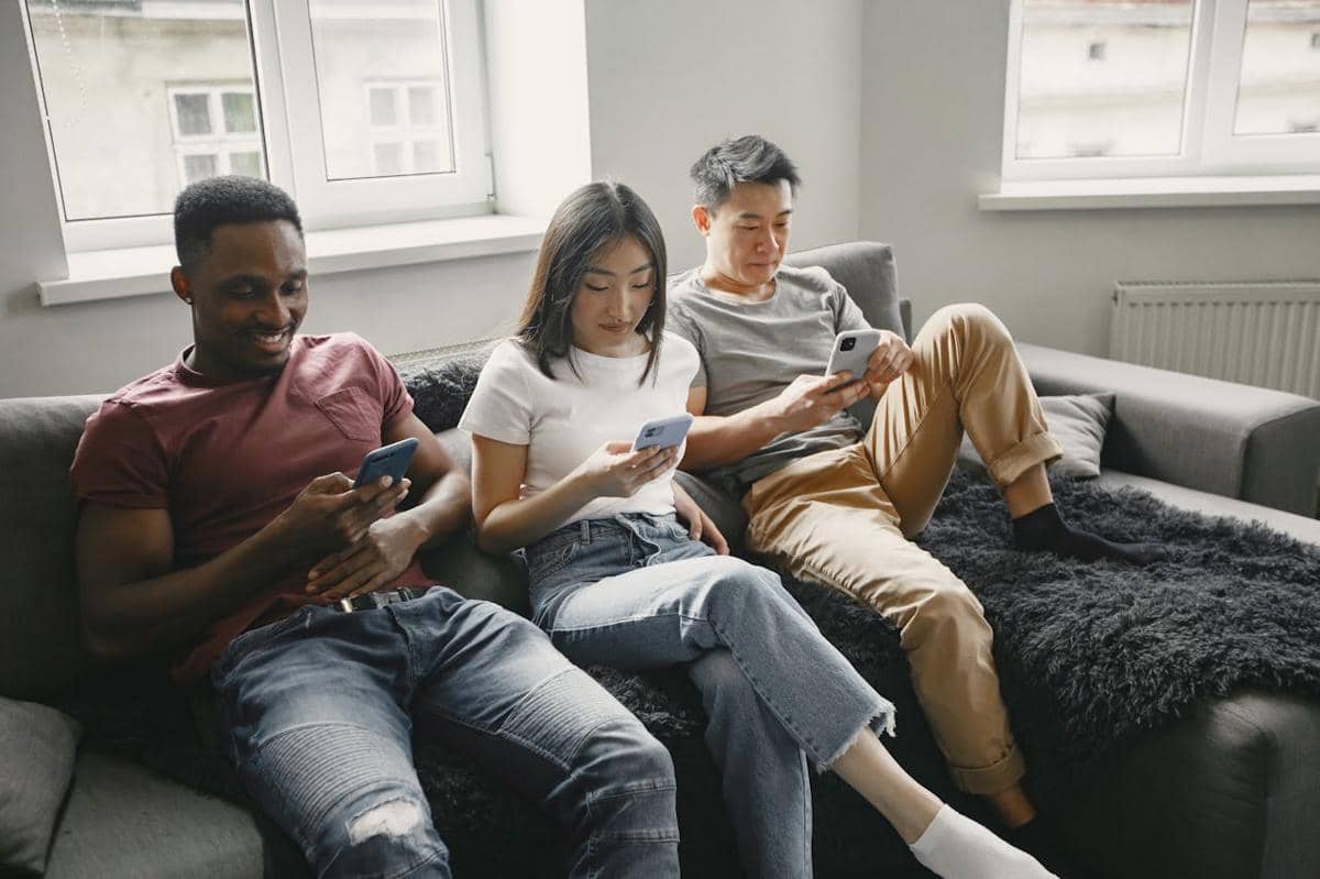 4 Etika Penting dalam Pertemanan di Era Digital yang Sering Dilupakan