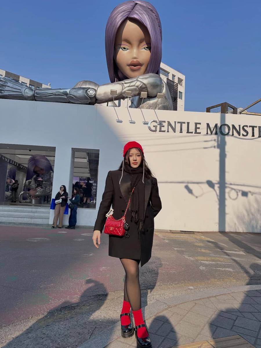 Tiara Andini jalan-jalan saat musim semi di Seoul