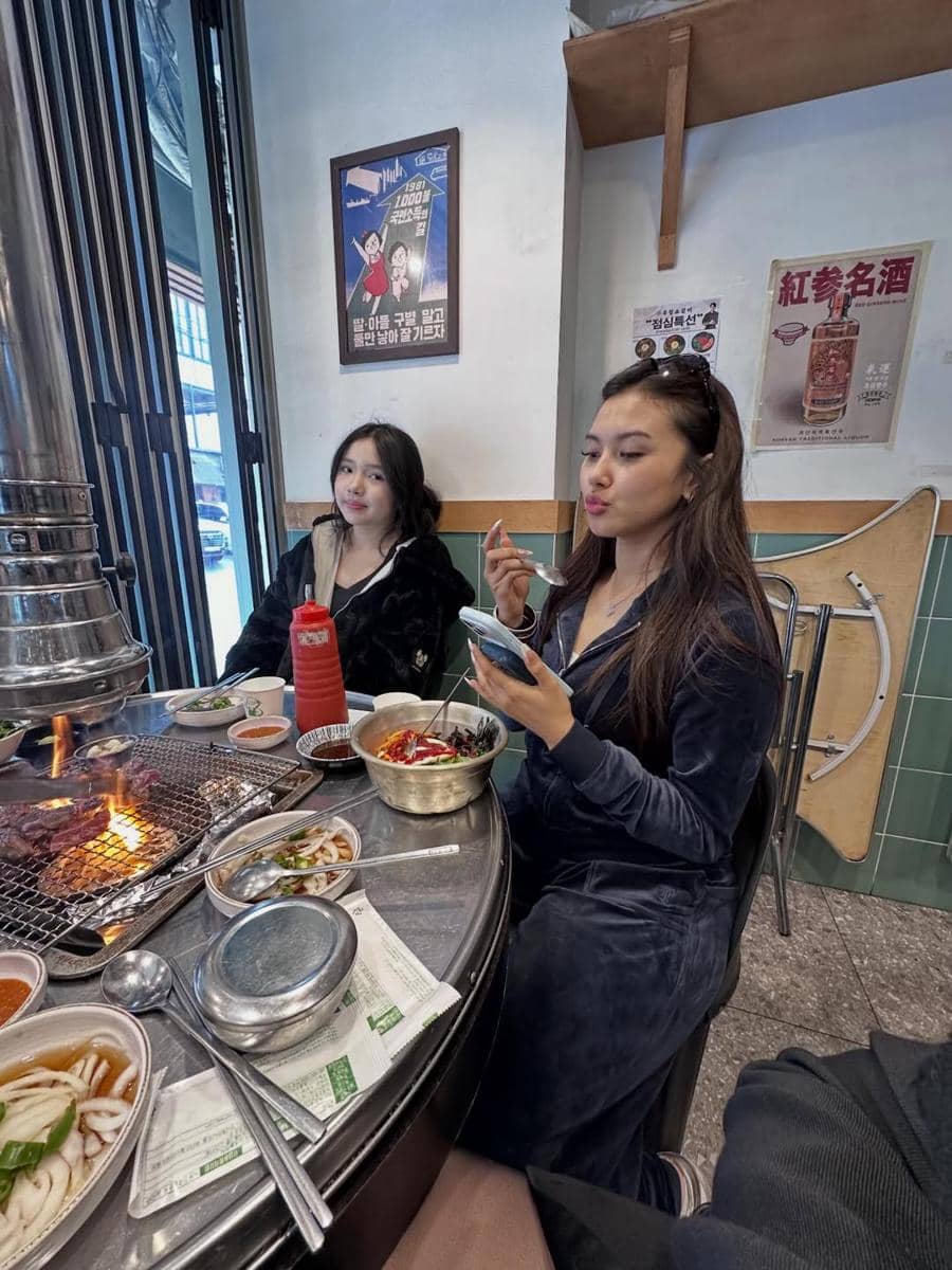 Tiara Andini jalan-jalan saat musim semi di Seoul