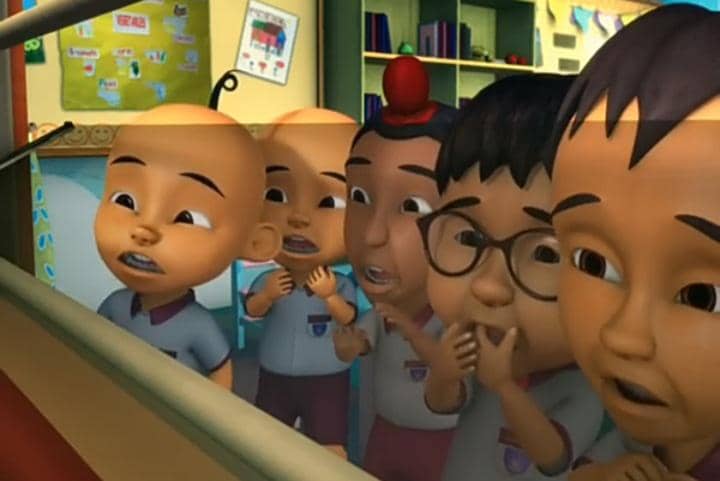 Murid Kelas Aman ketakutan saat melihat mobil pemeriksaan kesehatan gigi