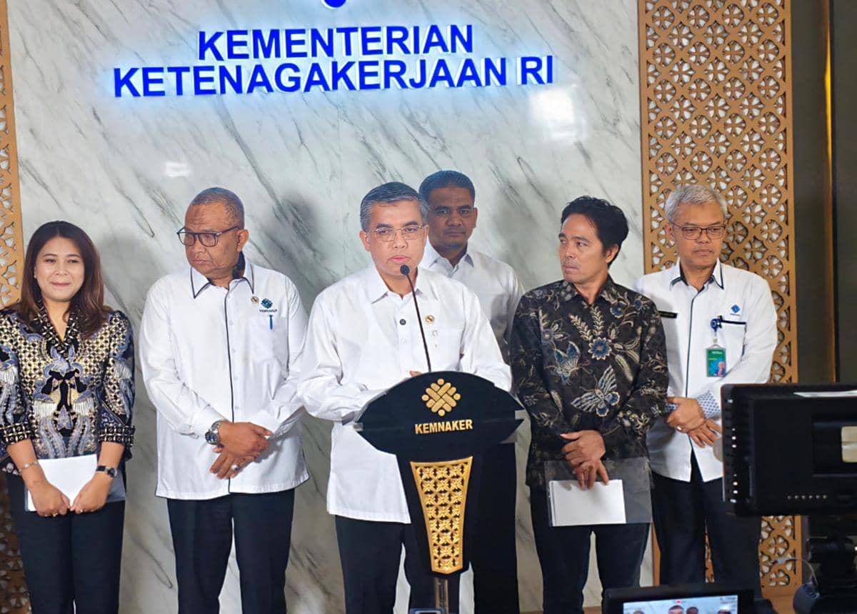 Menteri Ketenagakerjaan (Menaker) Yassierli saat mengimbau perusahaan swasta, badan usaha milik negara (BUMN), hingga badan usaha milik daerah (BUMD) untuk menerapkan kebijakan work from home (WFH)