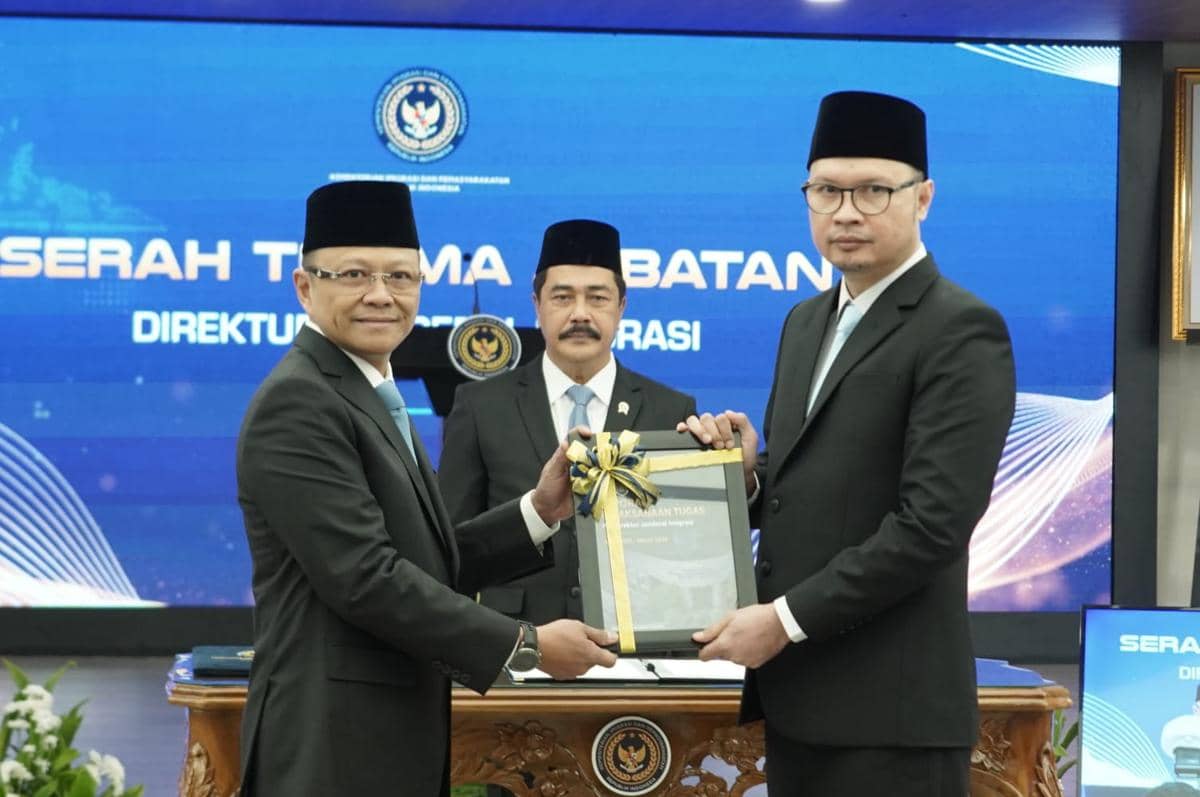 Menteri Imigrasi dan Pemasyarakatan (Imipas), Agus Andrianto, melantik dan memimpin pengambilan sumpah dua Pimpinan Tinggi Madya di lingkungan Kementerian Imigrasi dan Pemasyarakatan (Kemenimipas), Rabu (1/4/2026), di Jakarta. 