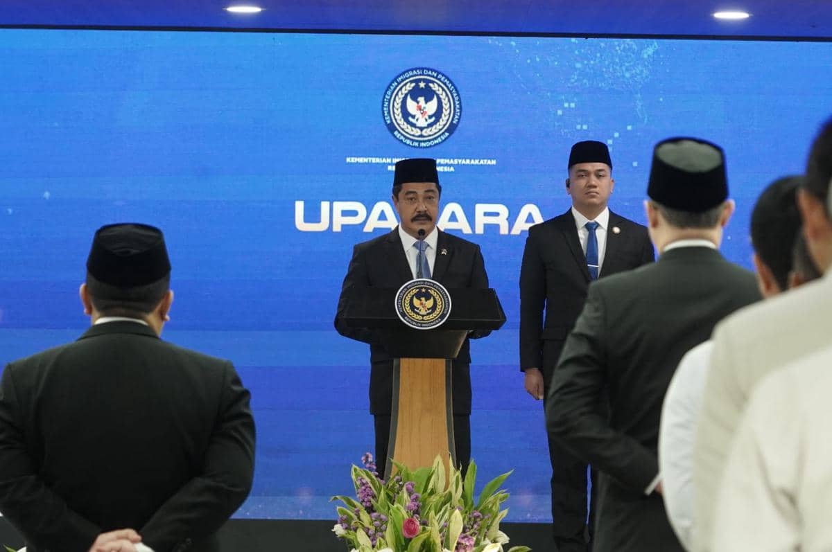 Menteri Imigrasi dan Pemasyarakatan (Imipas), Agus Andrianto, melantik dan memimpin pengambilan sumpah dua Pimpinan Tinggi Madya di lingkungan Kementerian Imigrasi dan Pemasyarakatan (Kemenimipas), Rabu (1/4/2026), di Jakarta. 