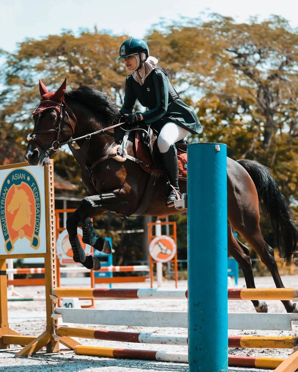 Outfit berkuda Shireen Sungkar