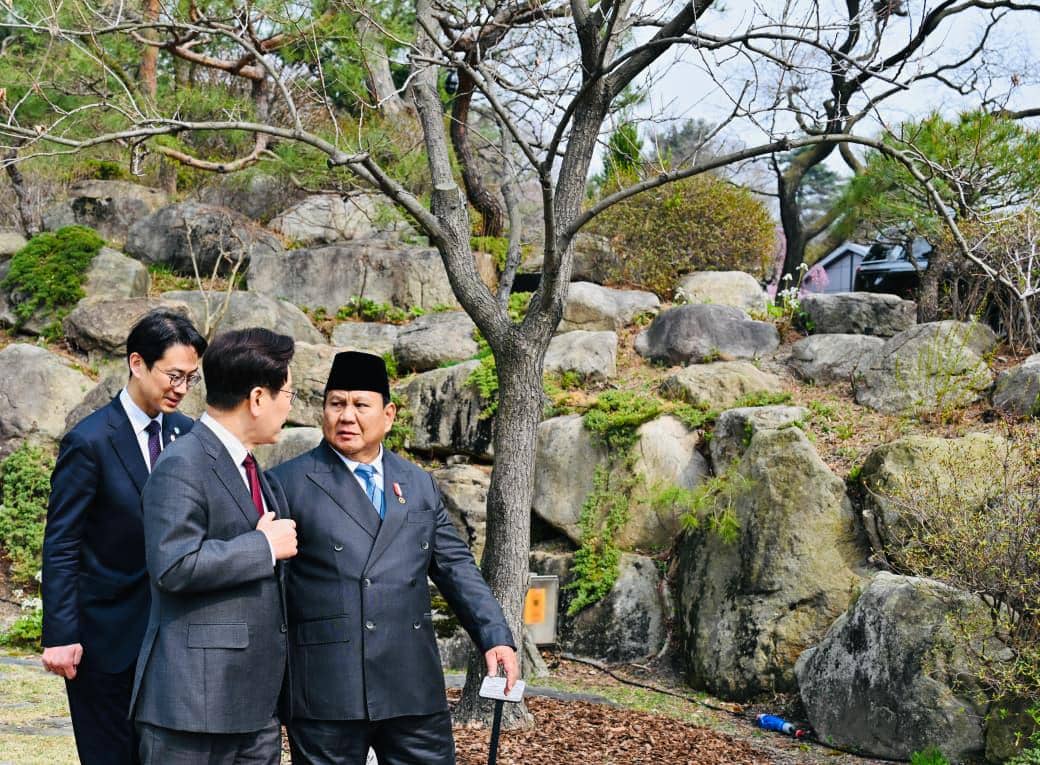 The Grand Order of Mugunghwa, penghargaan tertinggi Korea Selatan diberikan kepada Presiden Prabowo Subianto (IDN Times/Ilman Nafi'an)