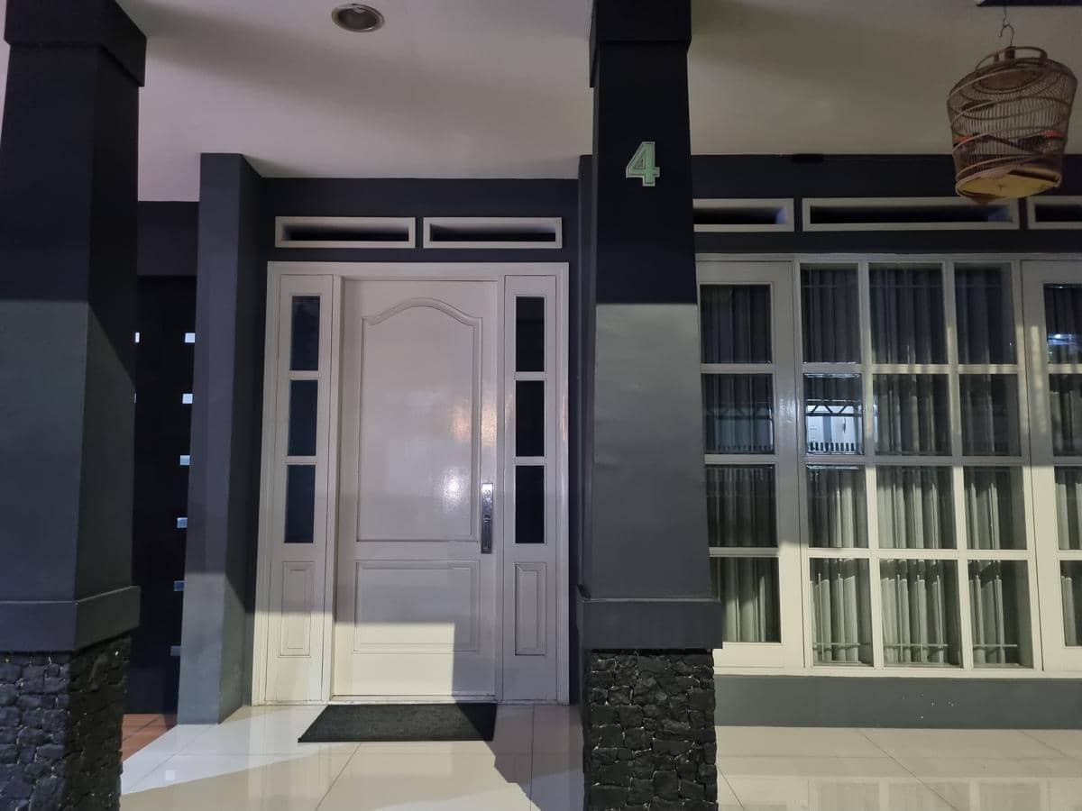 KPK Geledah Rumah Ono Surono di Bandung