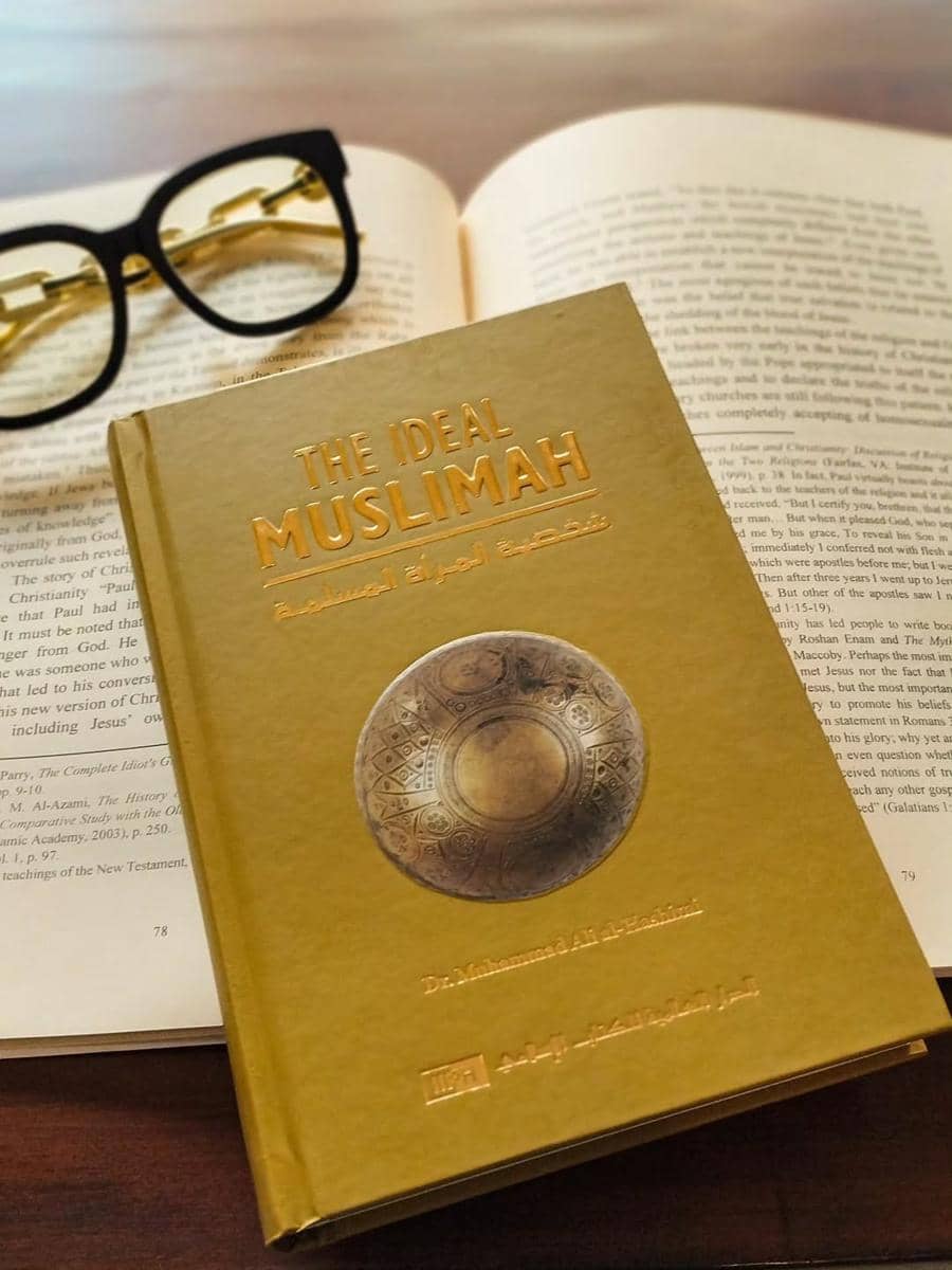 The Ideal Muslimah karya Dr. Muhammad Ali Al-Hashimi (instagram.com/dawahbooks)