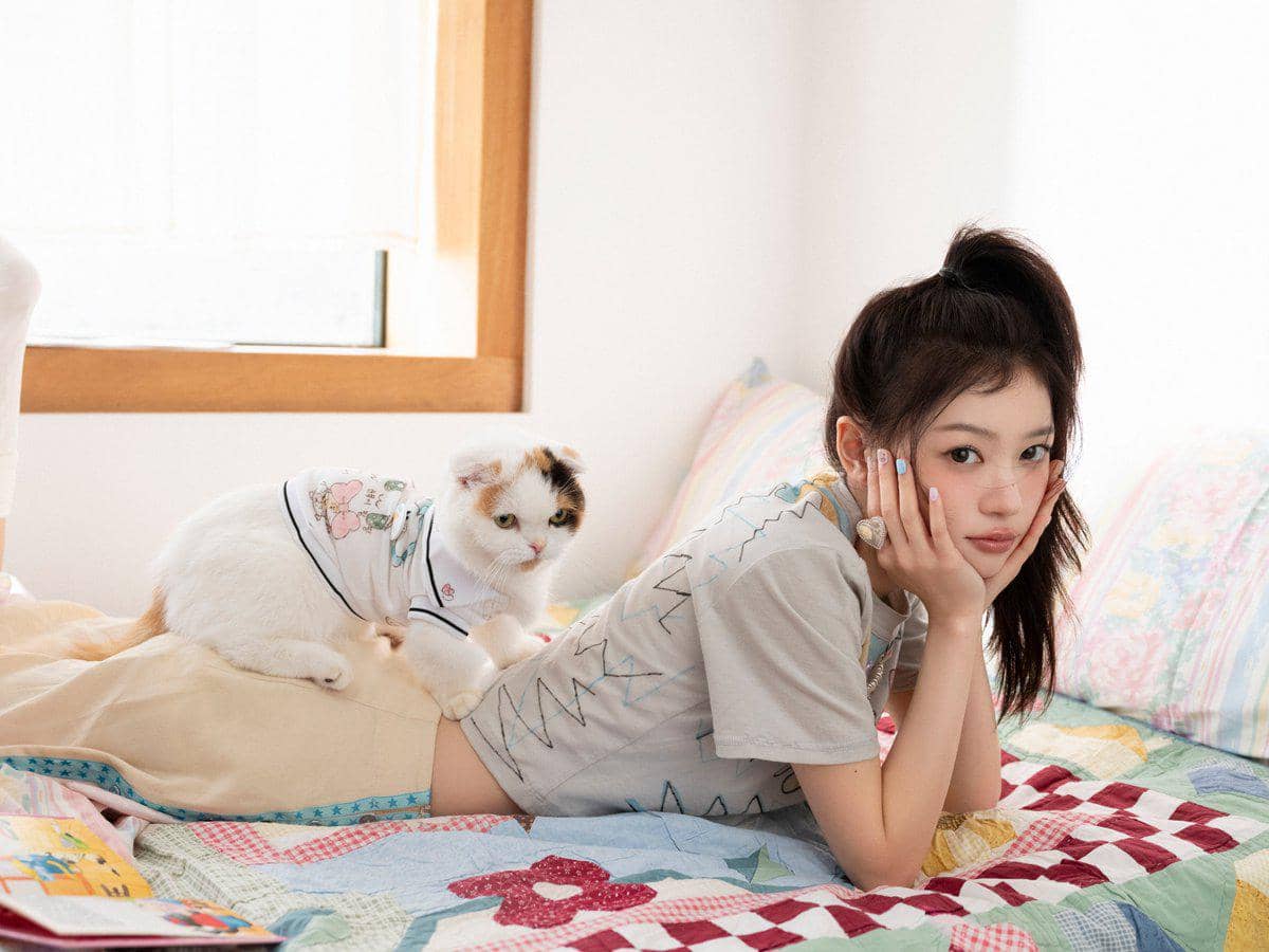 potret Moka ILLIT di mini album MAMIHLAPINATAPAI