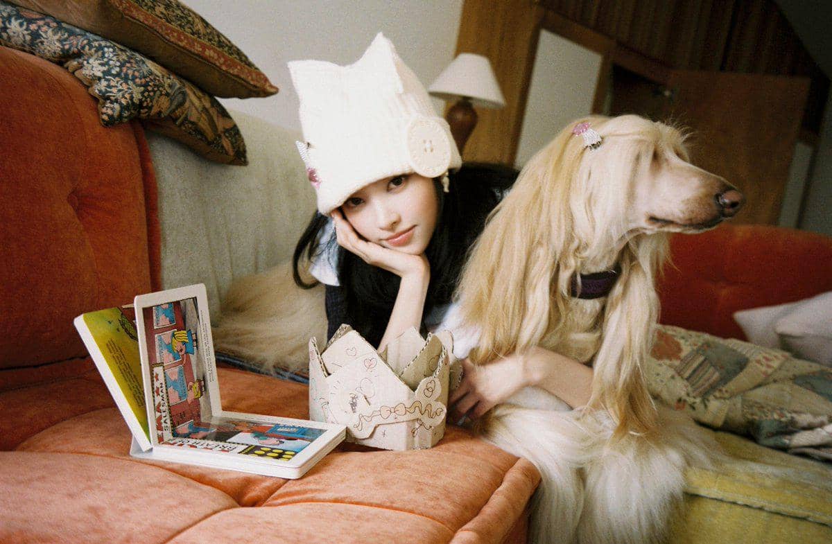 potret Yunah ILLIT di mini album MAMIHLAPINATAPAI