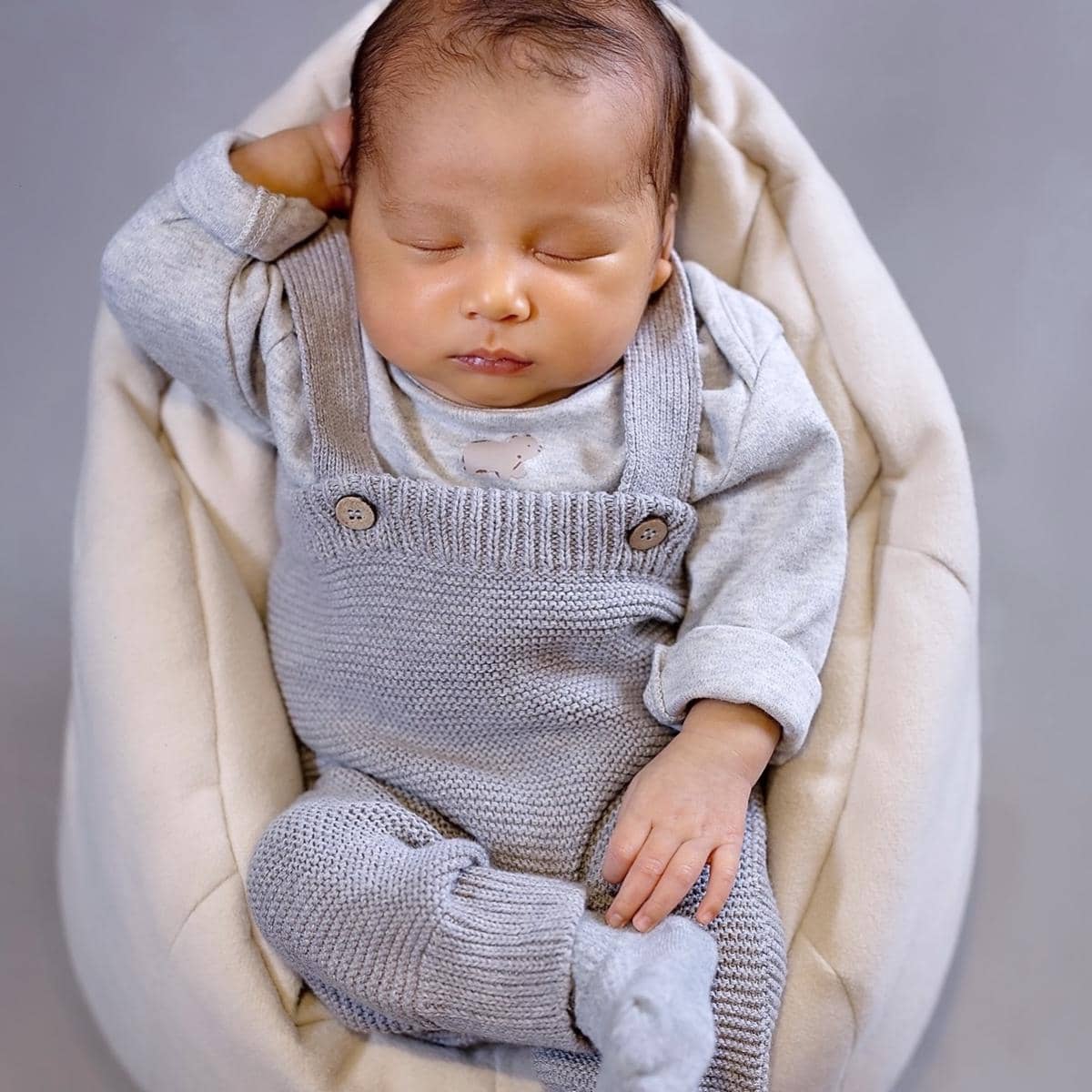 Potret Perdana Baby Urwah, Anak Ketiga Zaskia Sungkar (instagram.com/zaskiasungkar15)