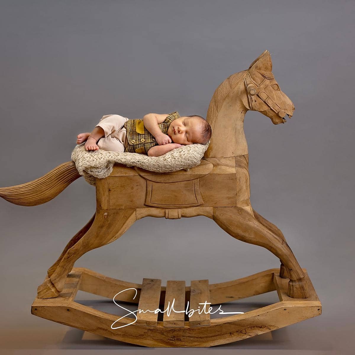 Potret Perdana Baby Urwah, Anak Ketiga Zaskia Sungkar (instagram.com/zaskiasungkar15)